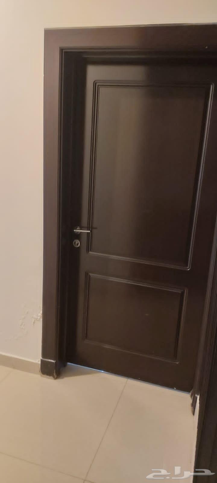 نجار للديكور الخشبي وتفصيل الخزائن والديكورات وتفصيل الابواب64594210789123114