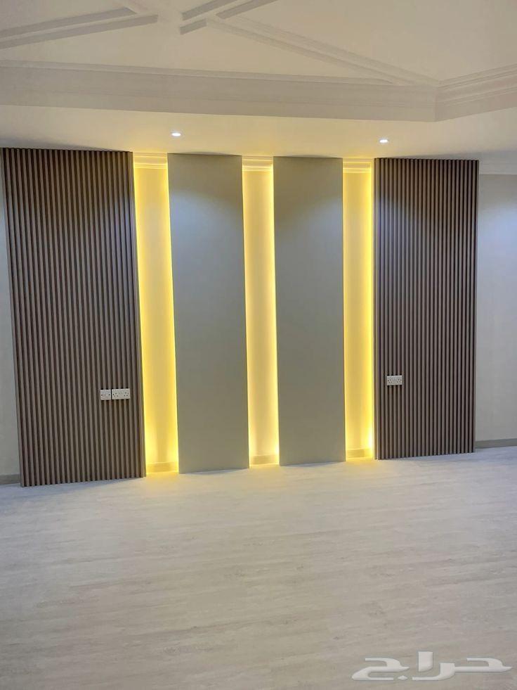 Teacher keeps gypsum board decorations inside and outside64594196187394110