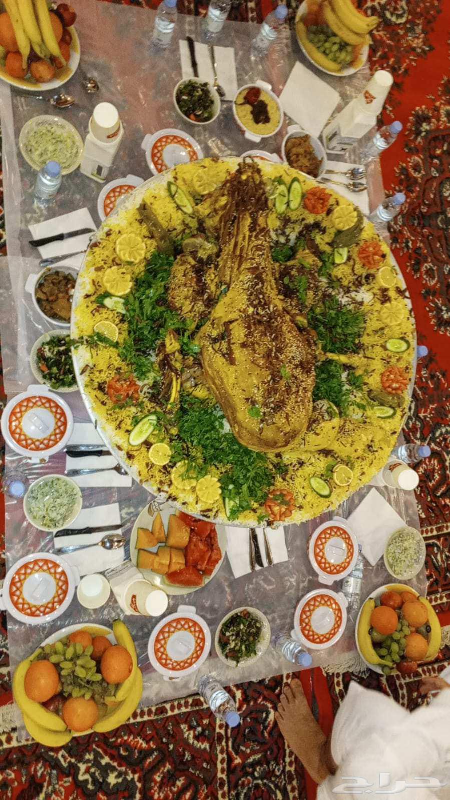 السلام عليكم يوجد لديناء طباخ متنقل داخل وخارج الرياض64594147238530113