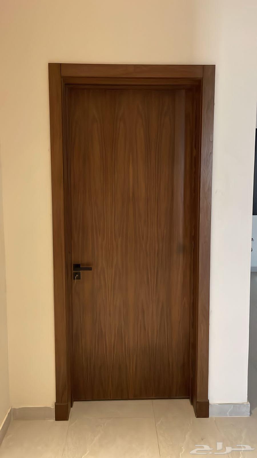 نجار ديكورات خشبيه وباب وشباك وغرف نوم وجميع أعمال الصيانات64594133880961111