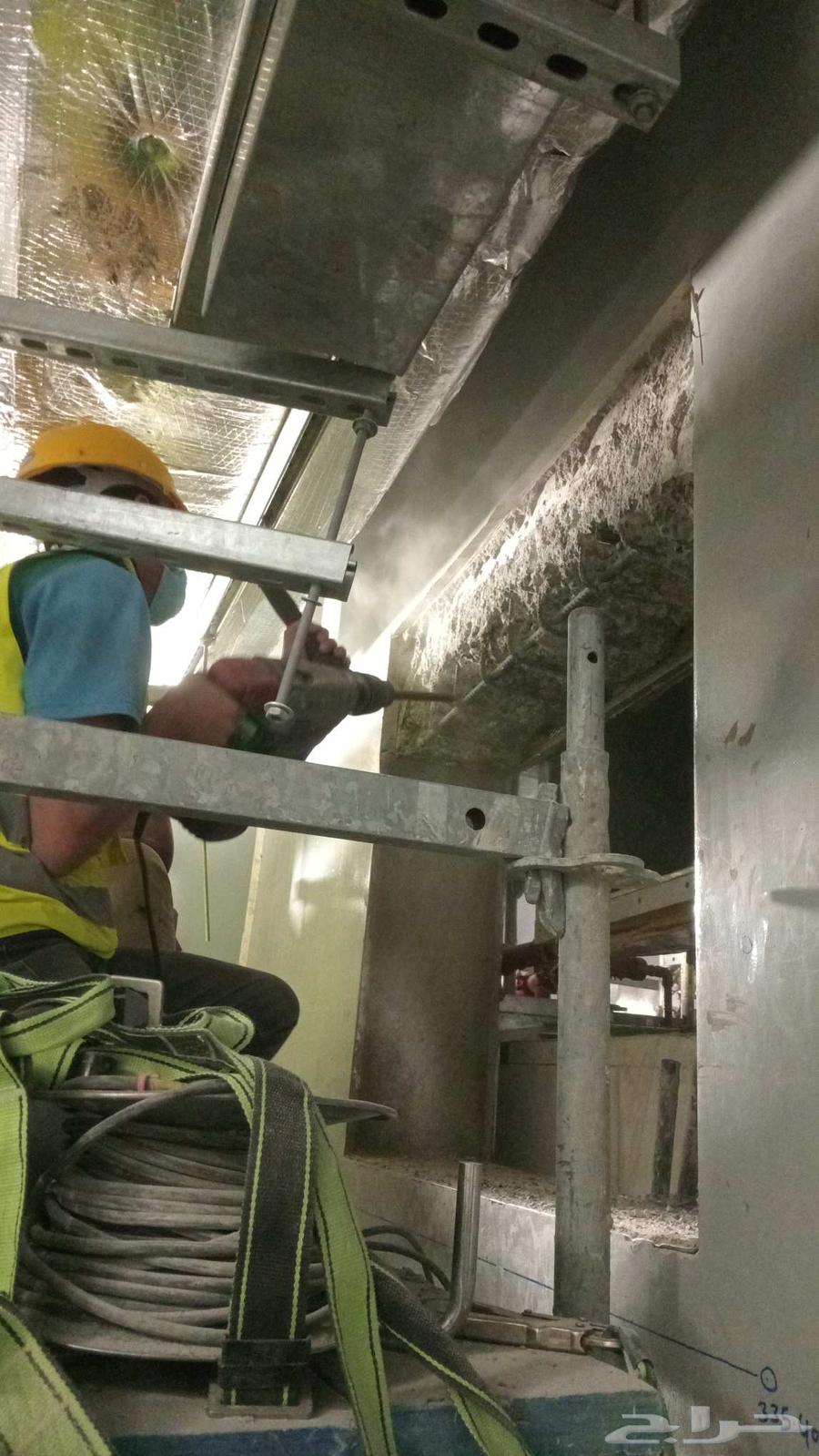 مقاول تكسير أرضيات ومطابخ وحمامات وقص بالصروخ64606418333313111