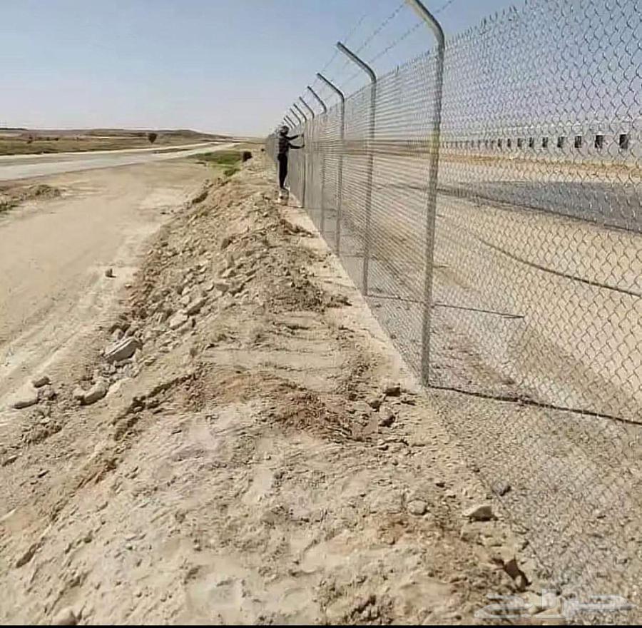 يقوم بتوريد وتركيب الشبوك بانواعه تحت ايادي متخصصه64606232407937113