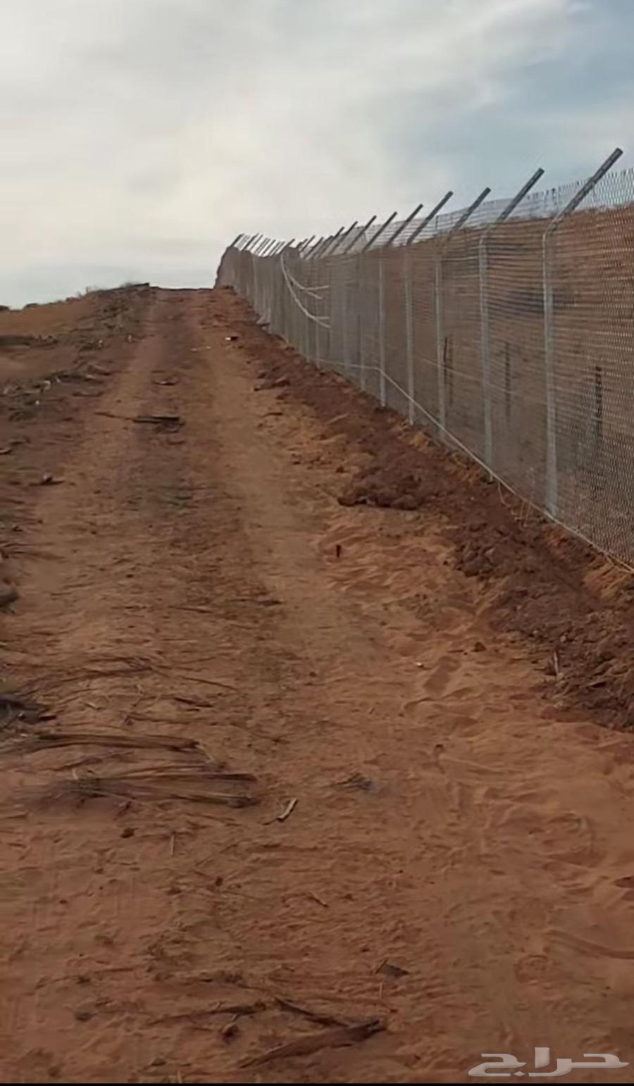 يقوم بتوريد وتركيب الشبوك بانواعه تحت ايادي متخصصه64606232407937110