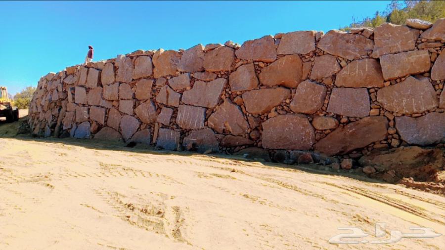 معلم حجر وبوكلين لبنيان الحجر الطبيعي وقص الآراضي ومسح الخطو64606445954947111