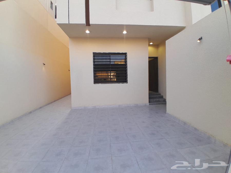 للبيع روف ارضي مع ملحق بمدخل سيارة تشطيبات فاخره بسعر 620الف64606202054403113