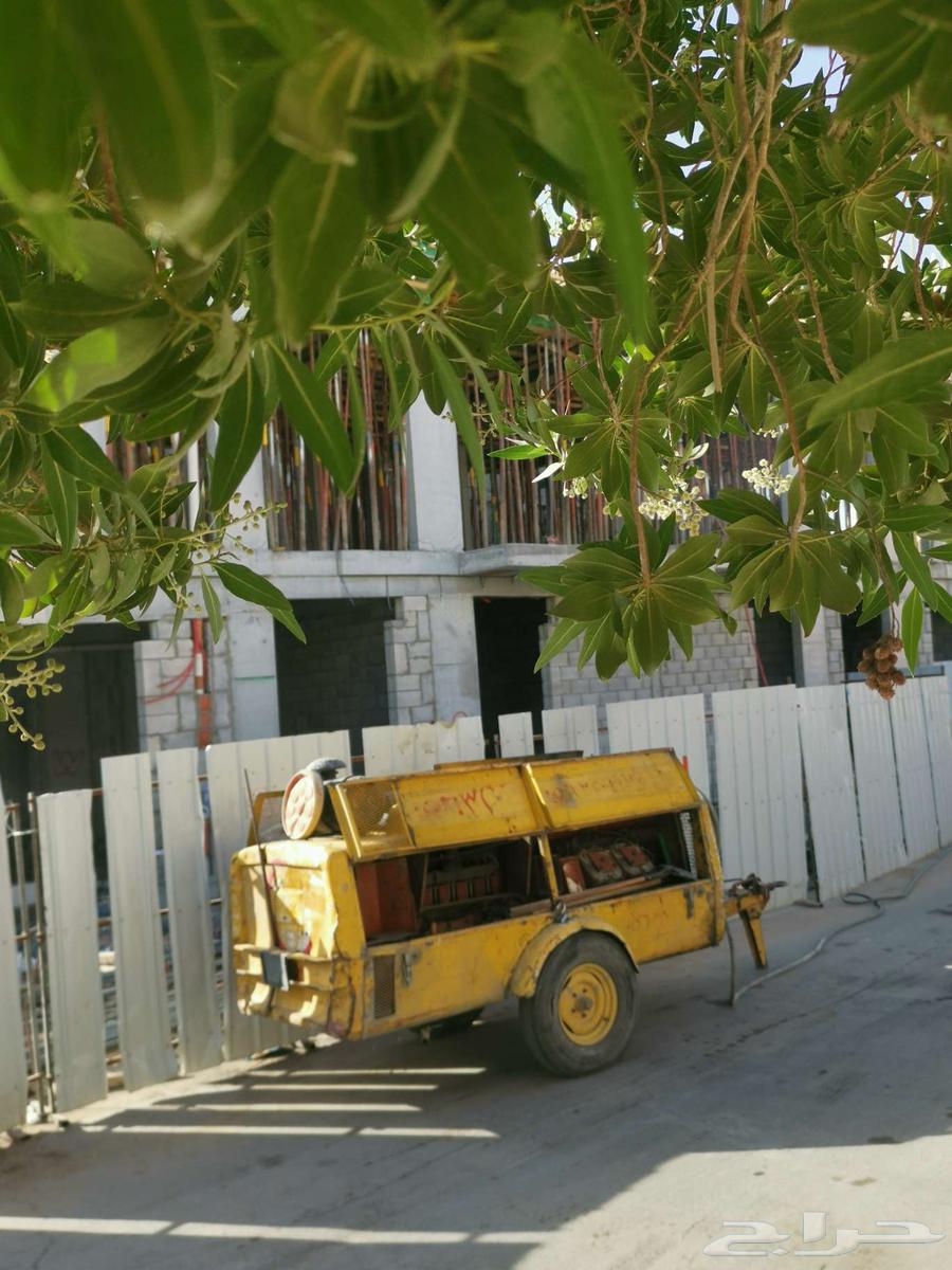 Concrete roughening compressor with sand and sandblasting for rust removal and cleaning64606446573314112