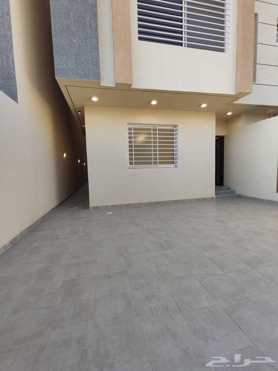 للبيع بأبها المحاله دور ارضي بحوش واسع ب 590 الف64606202407681114