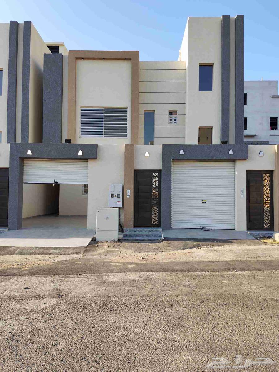 للبيع بأبها المحاله دور ارضي بحوش واسع ب 590 الف64606202407681111