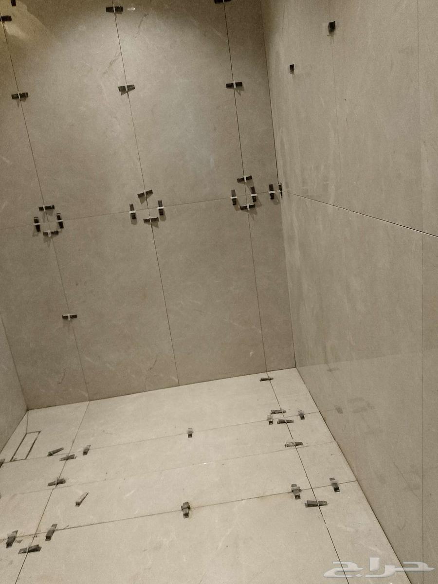 معلم بناء الياسه السيراميك البلاط بنادوره النترلوك64606460835073114