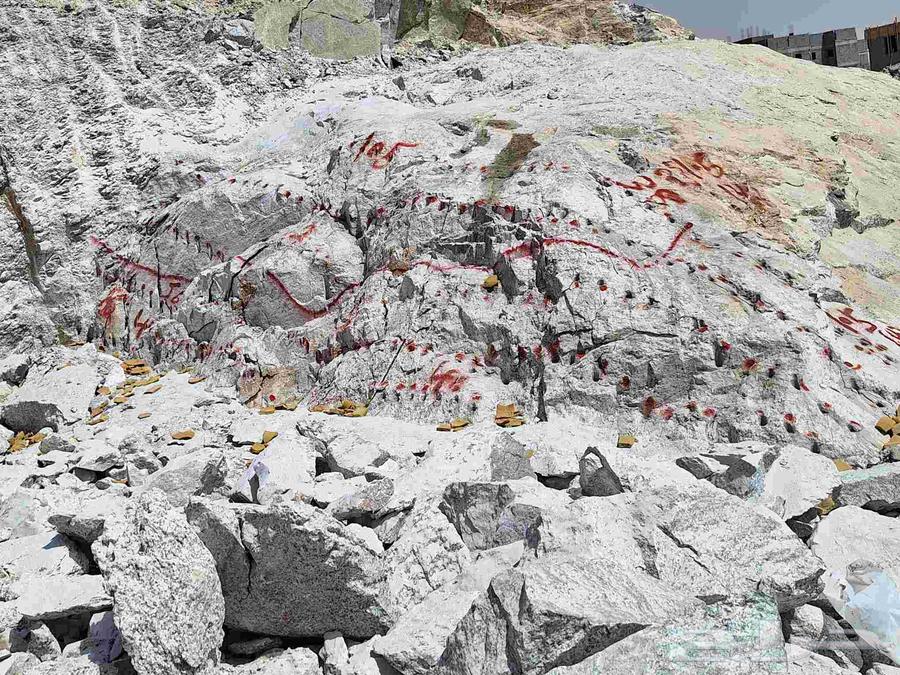 بنين حجر وتفتيت صخور ومقولت العمه لقطع العقر64613440248579112