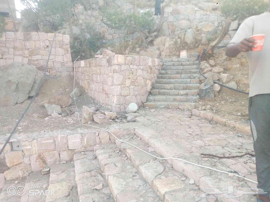 معلم حجر كبير وصغير64606404043395111