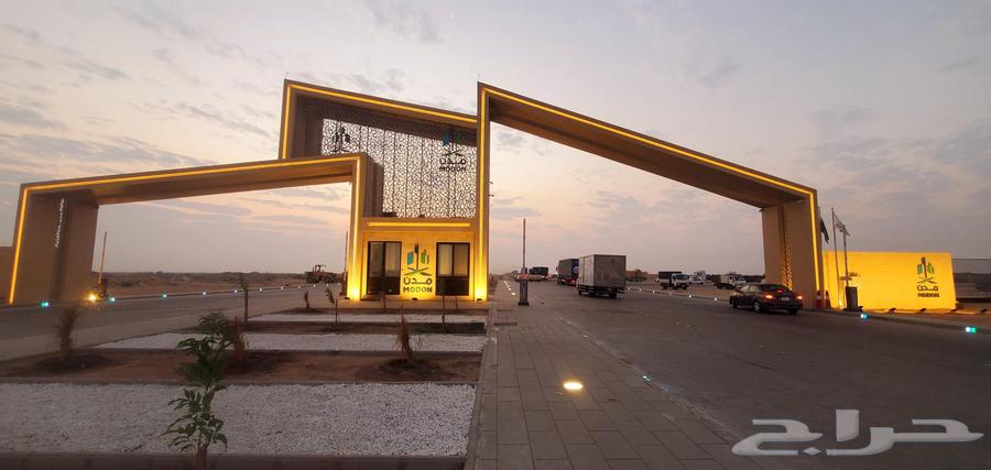 Installation of Cladding and Glass Facades64606290575105110