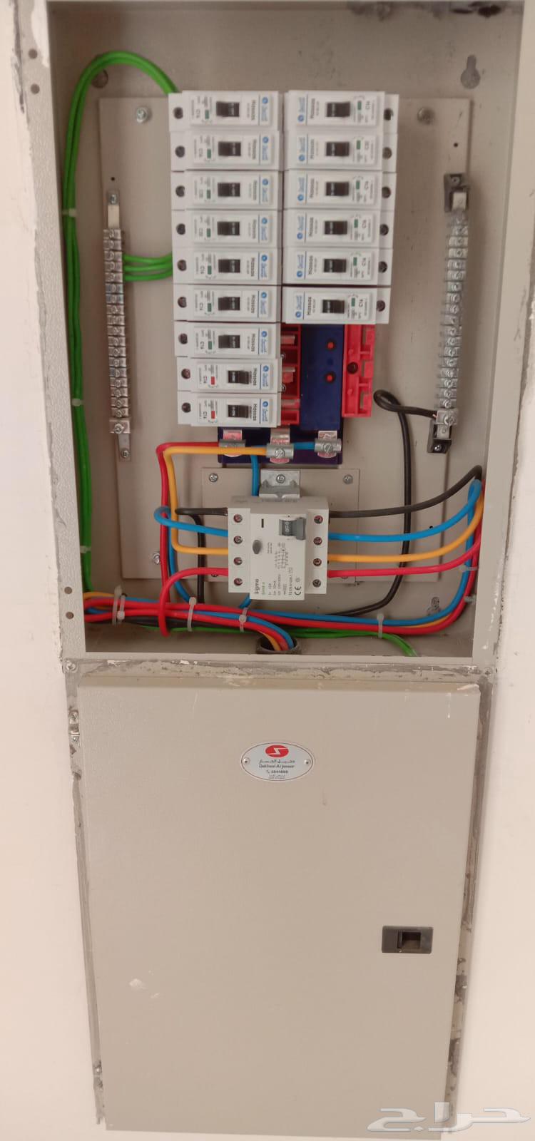 معلم كهربائي الهندي مكيف سبليت وبتوك تأسيس وتشطيب سباق64606389700867112