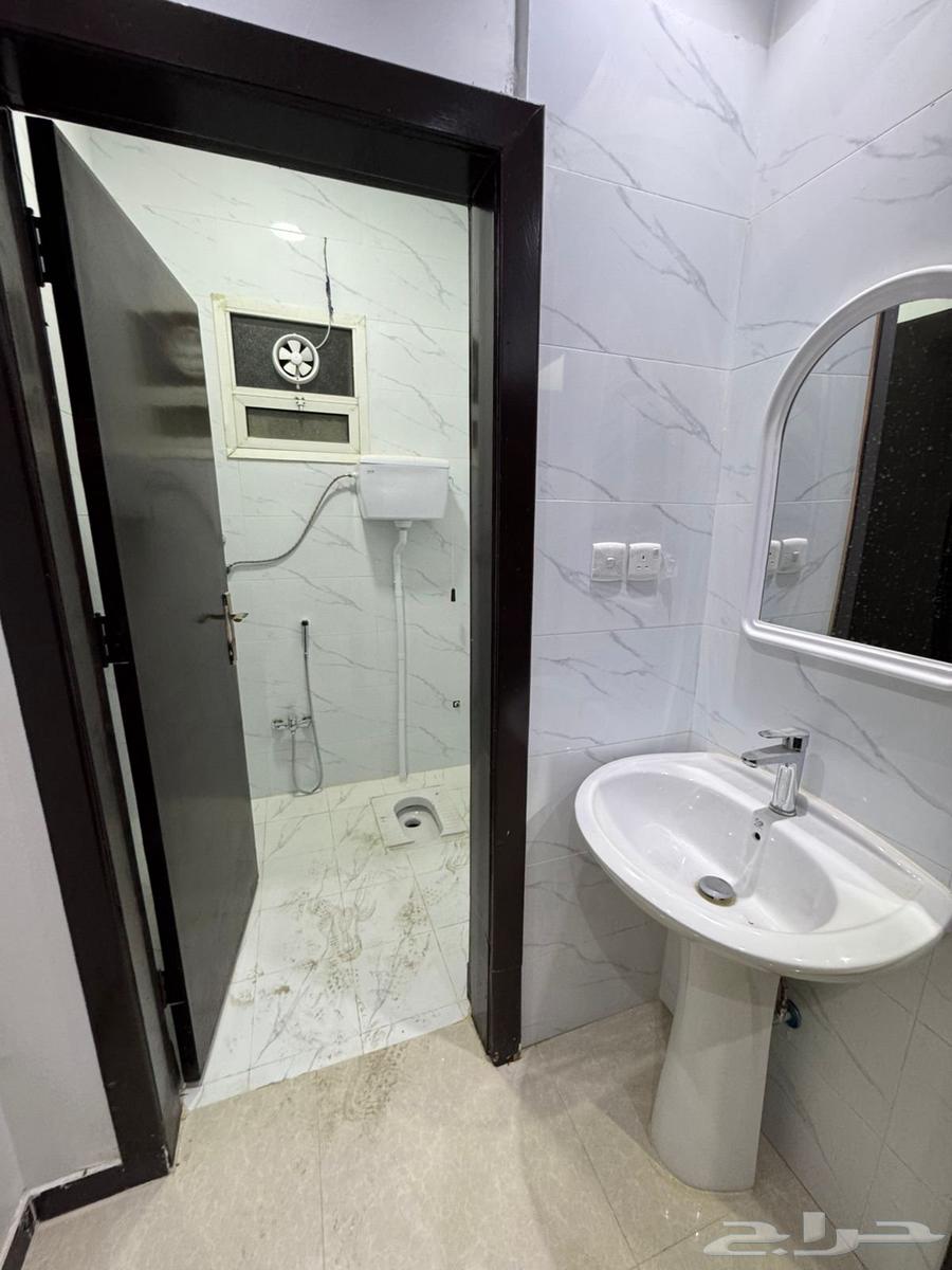 للبيع شقتين بصك واحد بالرمال الذهبي شارع 20 السعر 700 الف64619007998339114