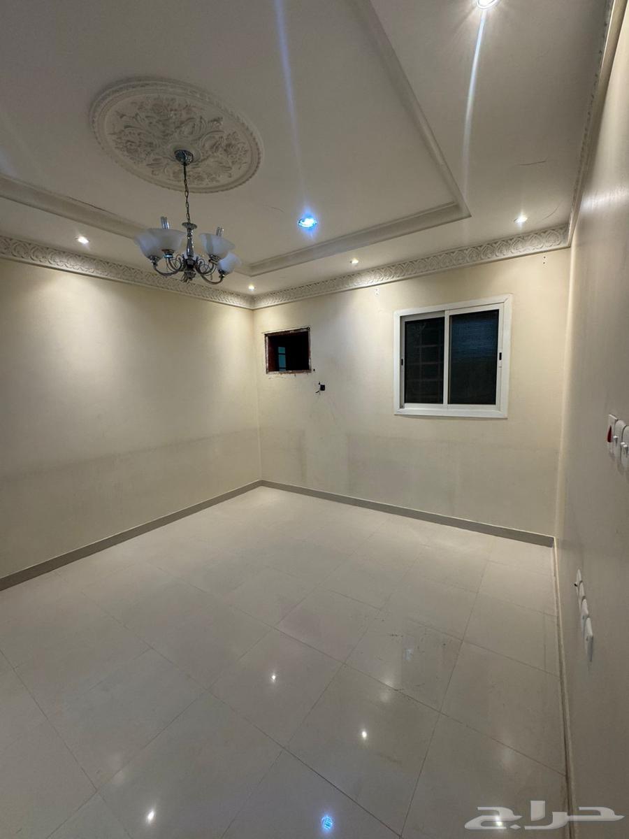 للبيع شقه بحي القادسية بعمارة شارع وادي الشرف64613439096067111