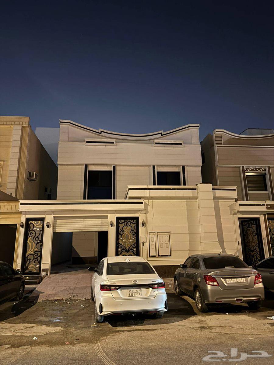 للبيع شقتين بصك واحد بالرمال الذهبي شارع 20 السعر 700 الف64619007998339110