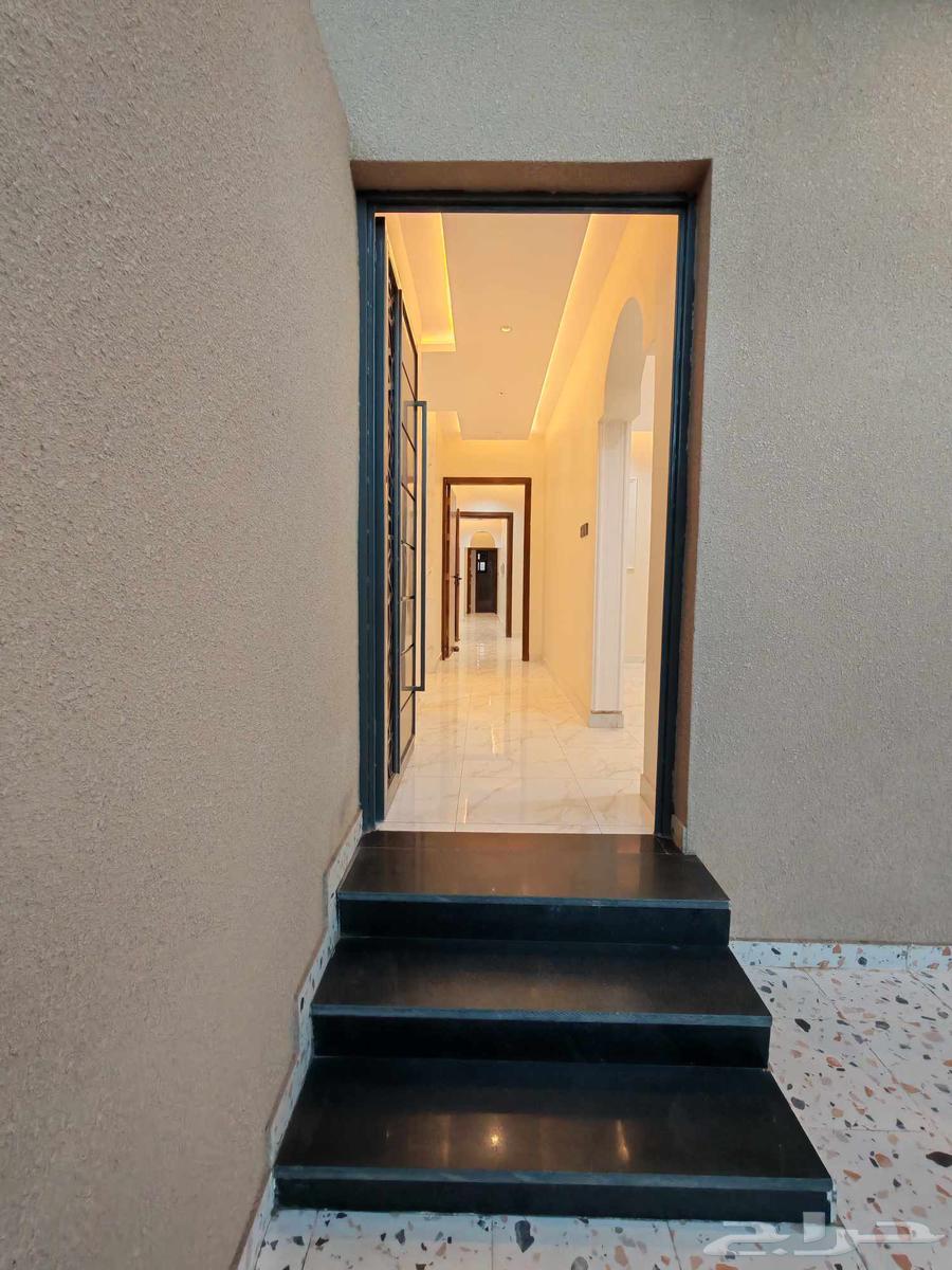 للبيع دور ارضي 6 غرف بحوش مدخل سياره شمال الخميس64618933030275114