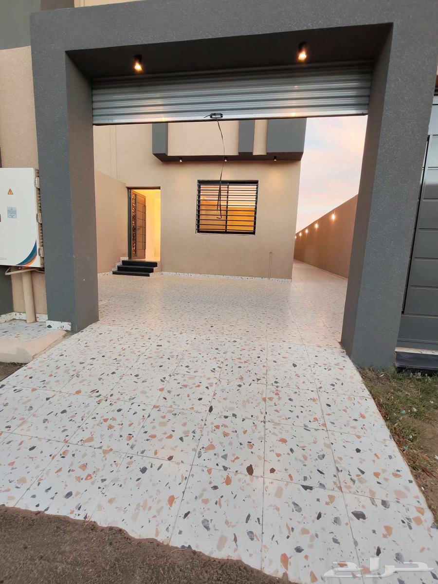 للبيع دور ارضي 6 غرف بحوش مدخل سياره شمال الخميس64618933030275111