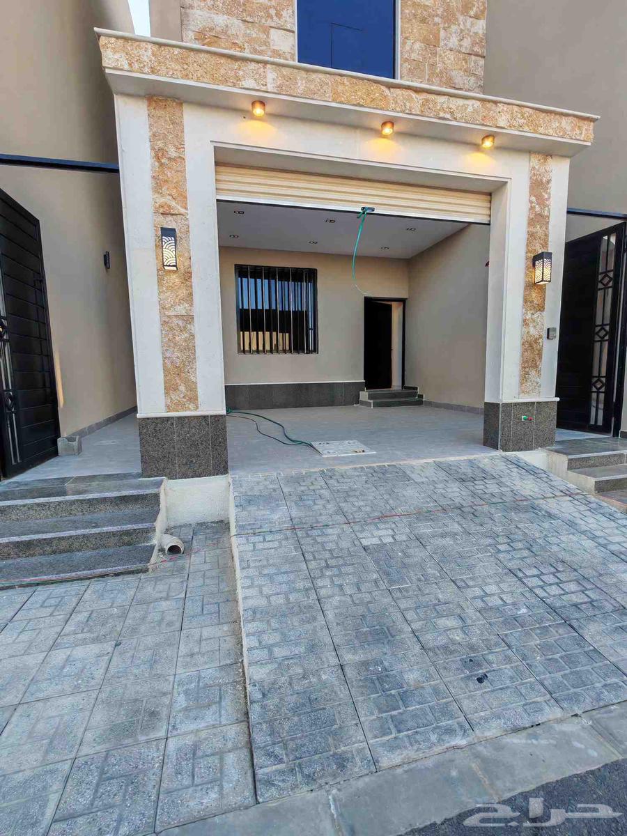 للبيع دور ارضي 6 غرف بحوش مدخل مستقل مقابل نادي ضمك64618902925185111