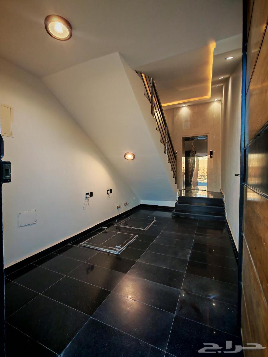 للبيع بحي الاسكان شقق تمليك علوي ب 550 الف بسطح مصعد شغال64618902762626112