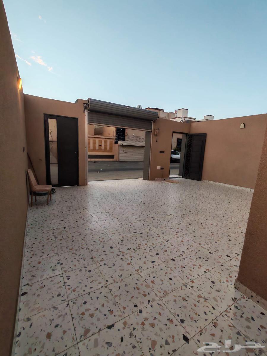 للبيع دور ارضي 6 غرف بحوش مدخل سياره شمال الخميس64618933030275112