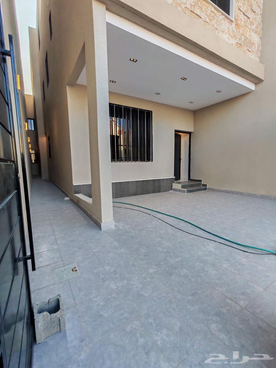 للبيع دور ارضي 6 غرف بحوش مدخل مستقل مقابل نادي ضمك64618902925185112