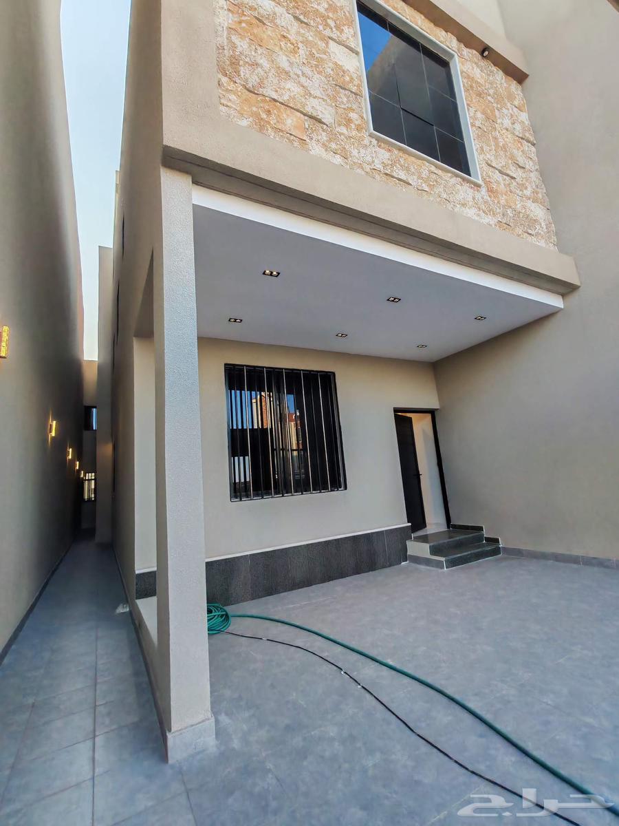 للبيع دور ارضي 6 غرف بحوش مدخل مستقل مقابل نادي ضمك64618902925185113