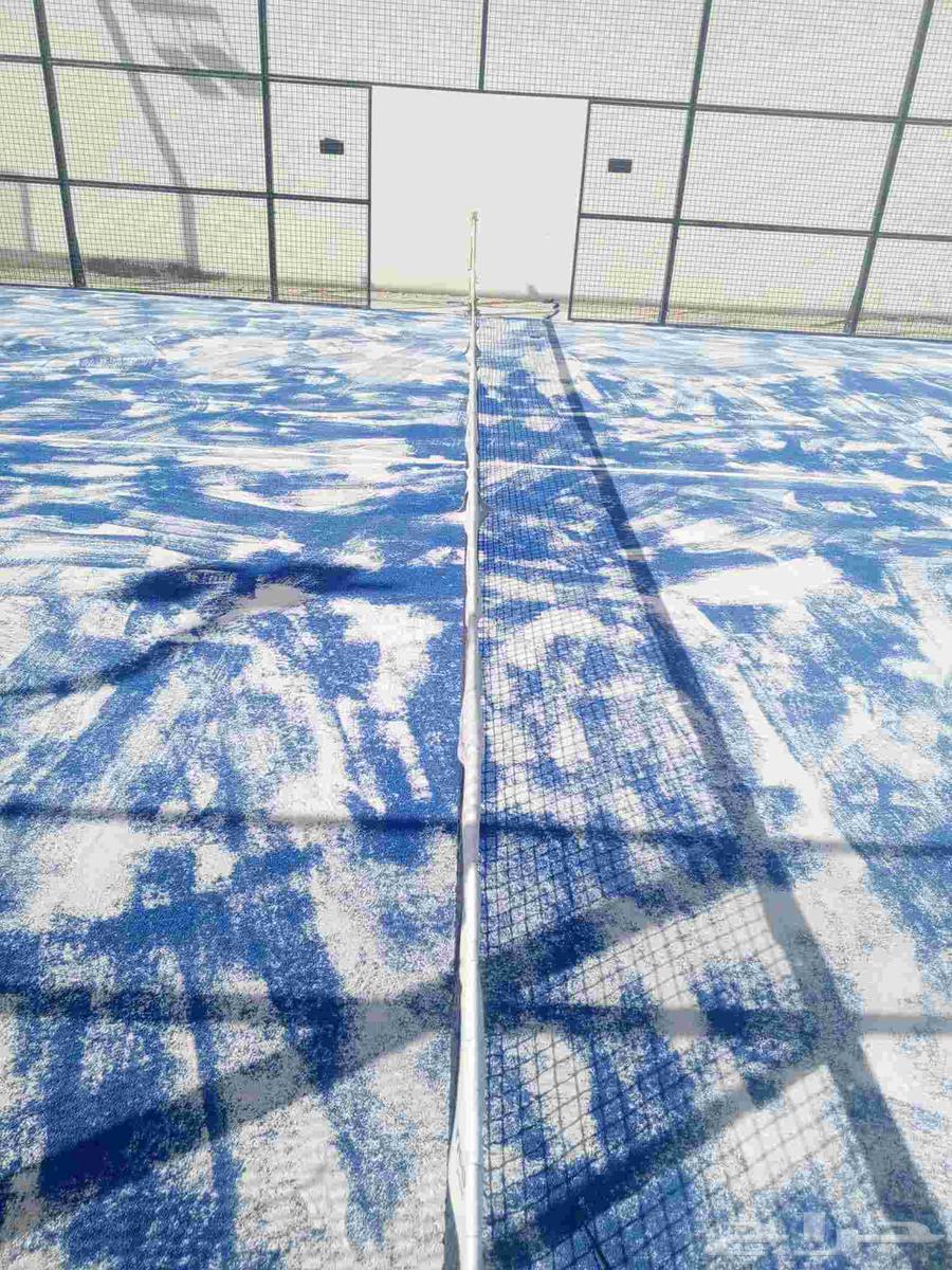 فني تركيب ملاعب بادل في المملكة العربية السعودية بخدمة ممتاز64618979207937113
