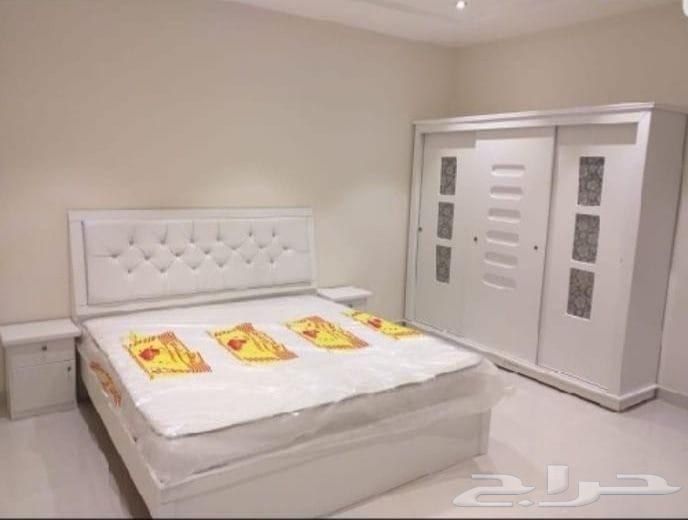 Carpenter for dismantling and assembling bedrooms64613481452034110