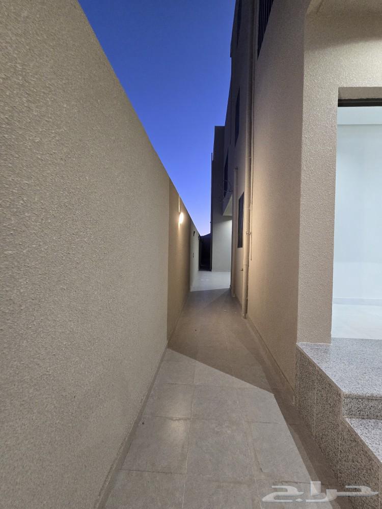 للبيع دور أرضي 6غرفVIP حوش ومدخل سياره من 550 ألف بأحد رفيده64618917710209113