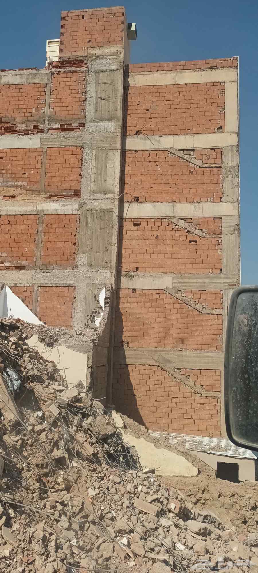 هدم عماير مجاني مقابل الانقاض والحديد64619095987202110