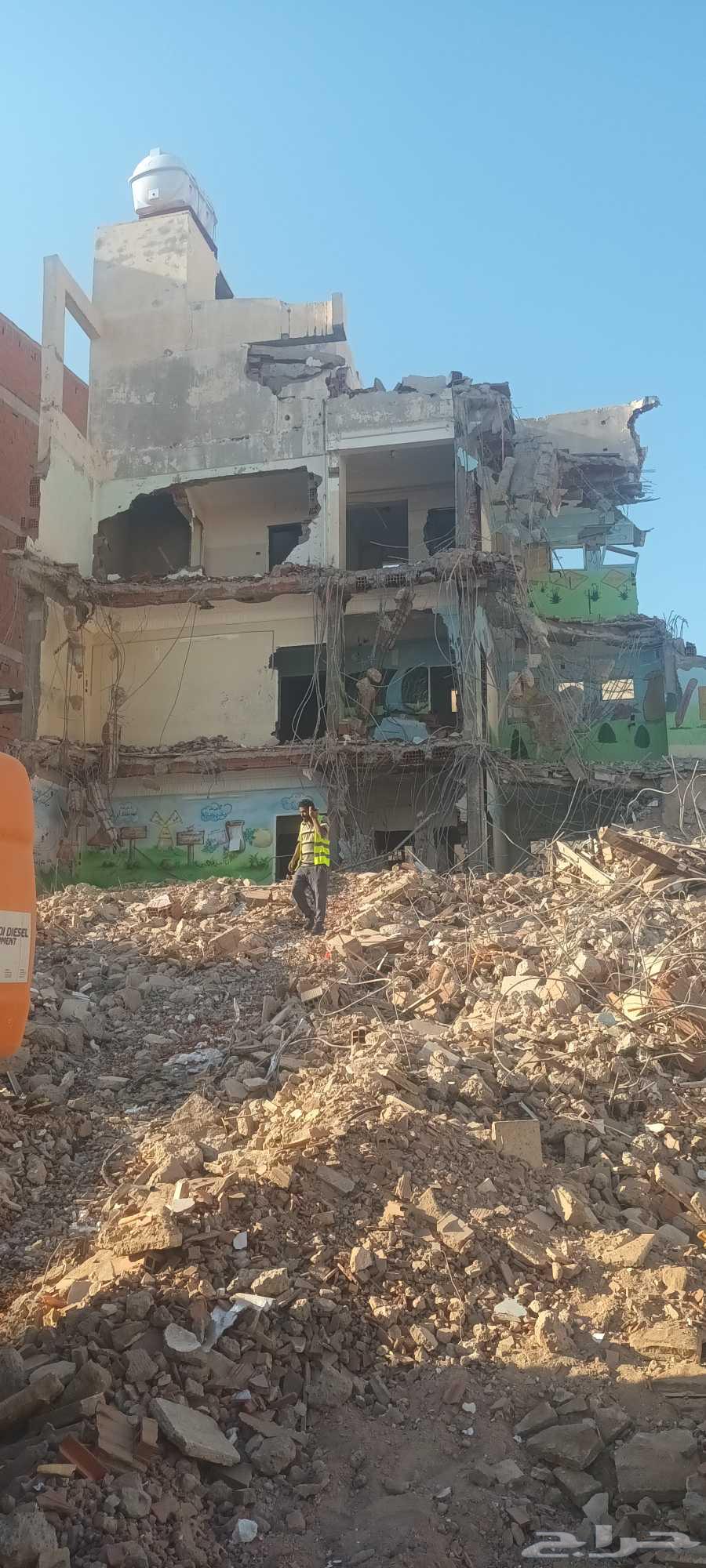 هدم عماير مجاني مقابل الانقاض والحديد64619095987202113