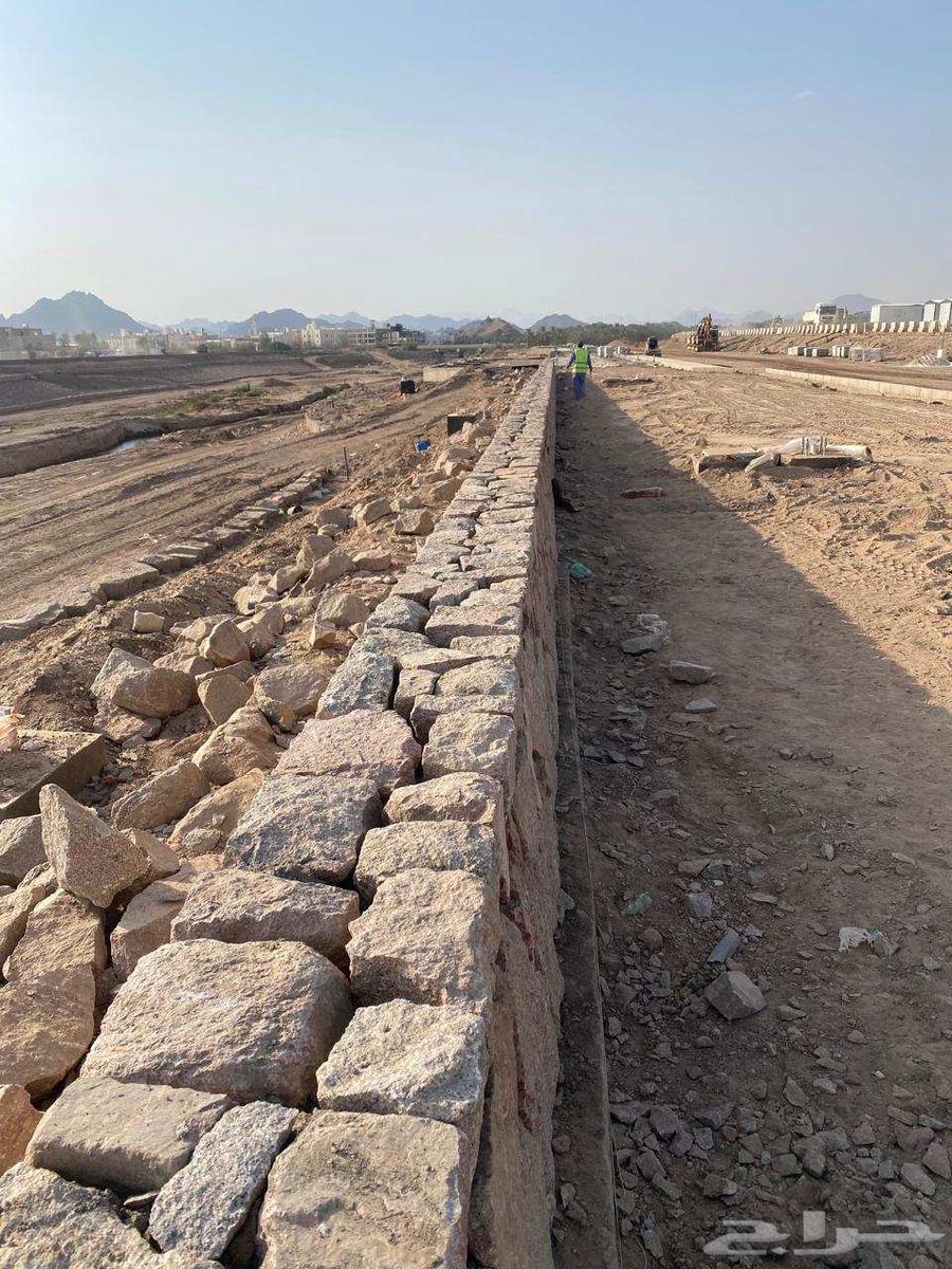 بناءالحجر وقص الارضي وتخريم الجبال وهداد. رقم الاتصال64619037253121110