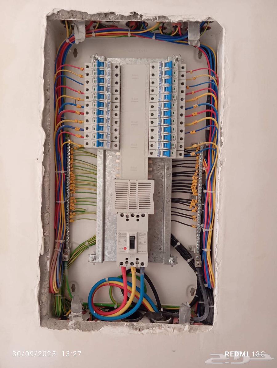 نقدم خدمات كهربا منزليه (سلسيون). تشمل تأسيس سحب سلك . ت64656865385603110