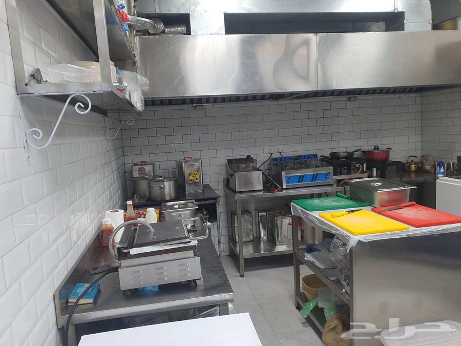 Restaurant for kissing63007930244995112