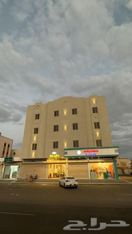 عمارة تجارية للبيع على شارع 40 في موقع مميز63007887501571112