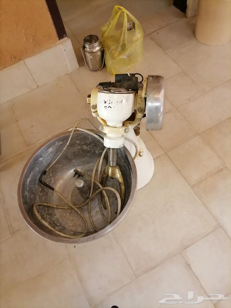 A new hummus mix, used only once with a 15-kilo mixer that has been used.63254227710850111