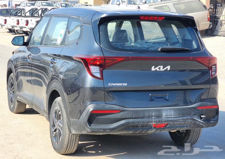 The strongest offers are Kia Carens, half of the 2025 model.63415401529602113