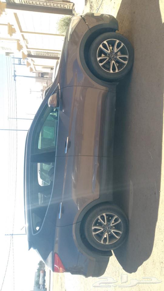 I am offering you a 2014 Santa Fe, full option, gasoline, for sale63348883200642112
