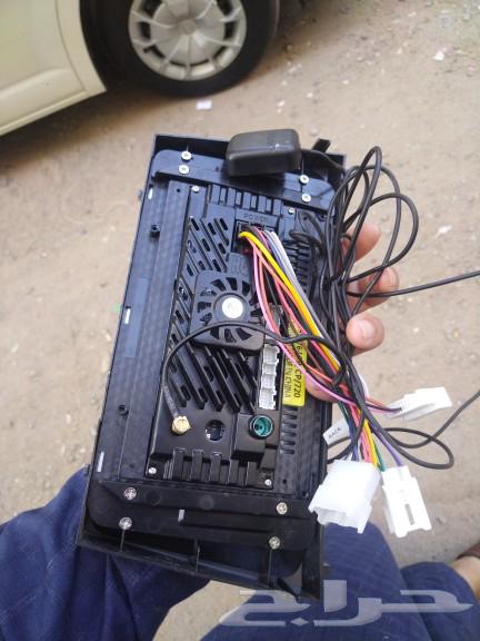 Excellent screen, I bought it and installed it on my car with all the connectors and cables.63345870097026111