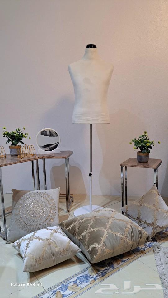 Luxury velvet fabric mannequins with various and distinctive bases63226460707714114