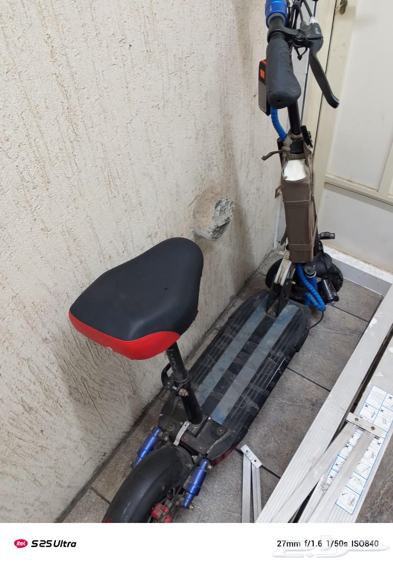 A broken scooter, I don't know what's wrong with it, don't come asking what's wrong.632250456529931113