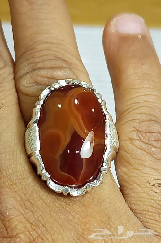 A Yemeni agate ring, crimson like the sea of saffron63222553007105112