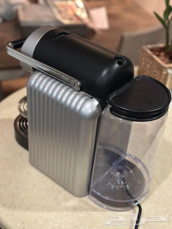 للبيع آلة قهوة Nespresso Zenius أداء احترافي (مستعملة)63222542023939112