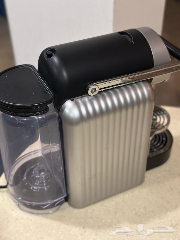 للبيع آلة قهوة Nespresso Zenius أداء احترافي (مستعملة)632225420239391119
