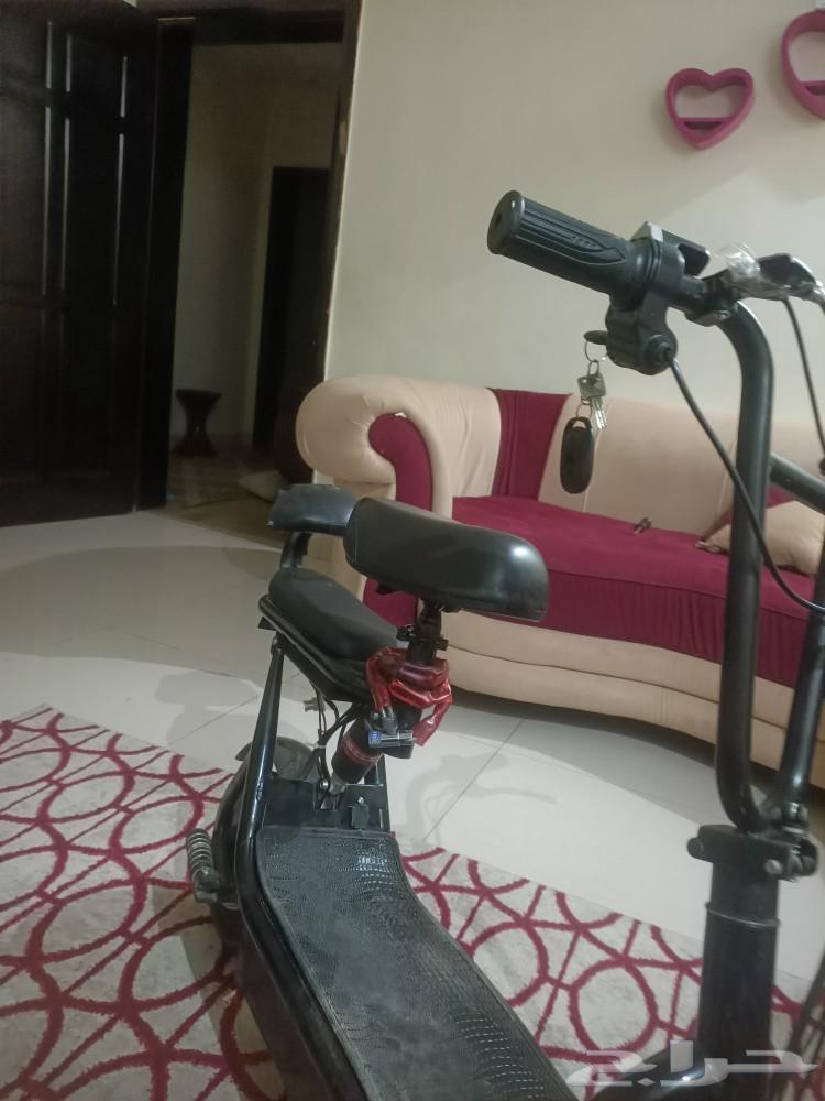 سكوتر كهربائي نظيف شغال مع شاحن 100063219568000515111