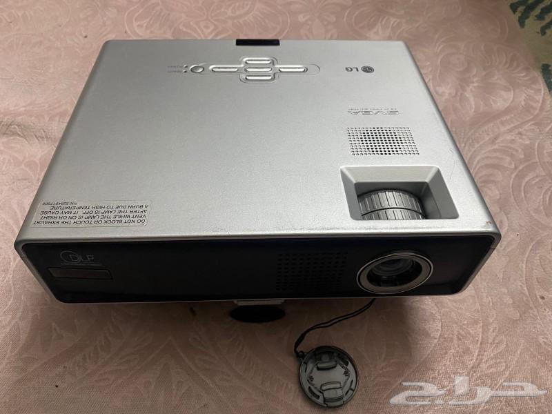LG projector needs an HDMI cable63527562530946111