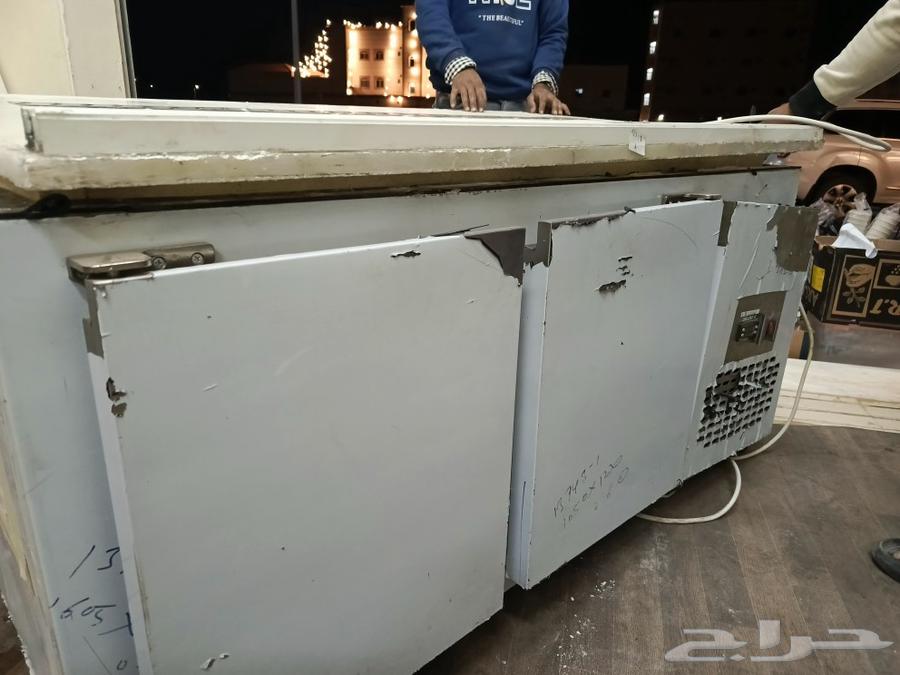 A one-year used display refrigerator for sweets63222571147265111