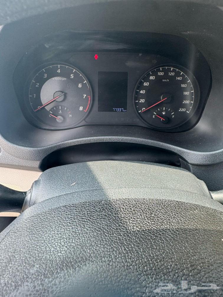 A 2022 Accent car has a minor front dent, the airbag deployed.63333298864771111