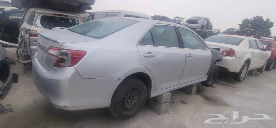تيوتا كامري 2015 لبيع قطع غيار فقط63326925701891111